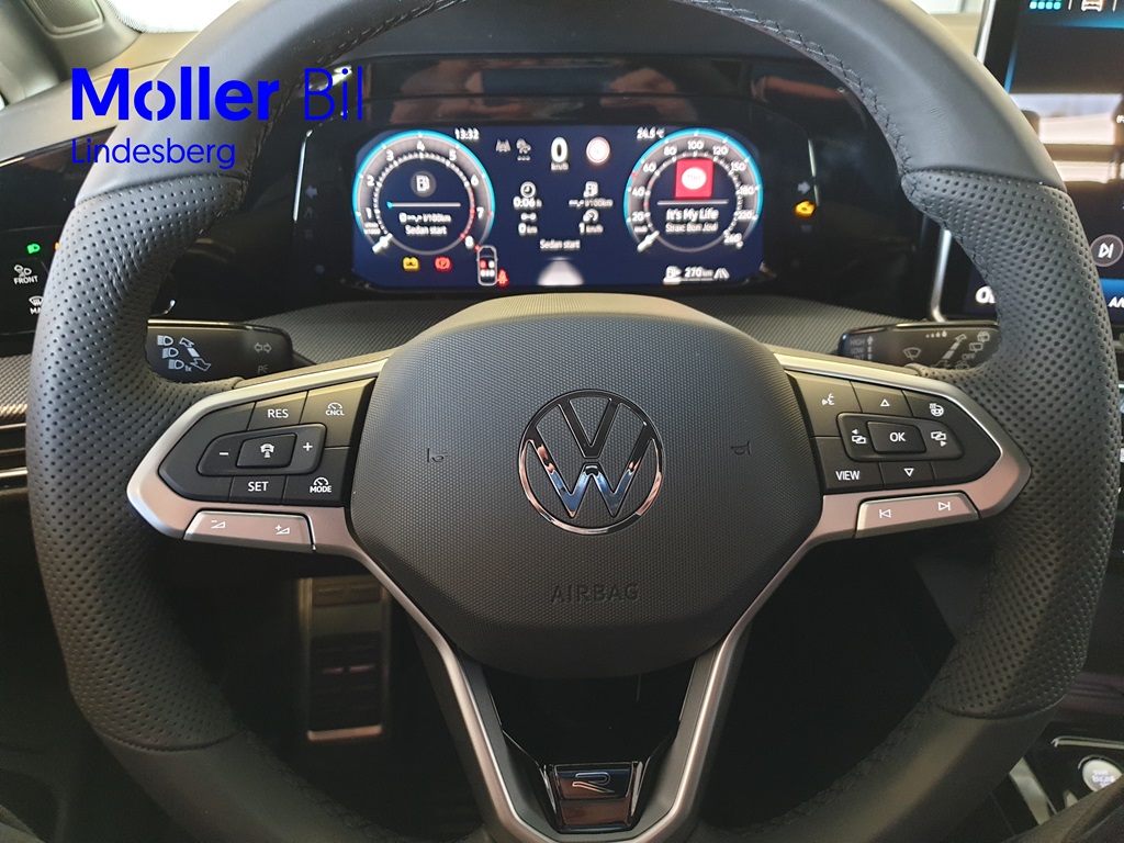 Volkswagen Golf YFJ13J