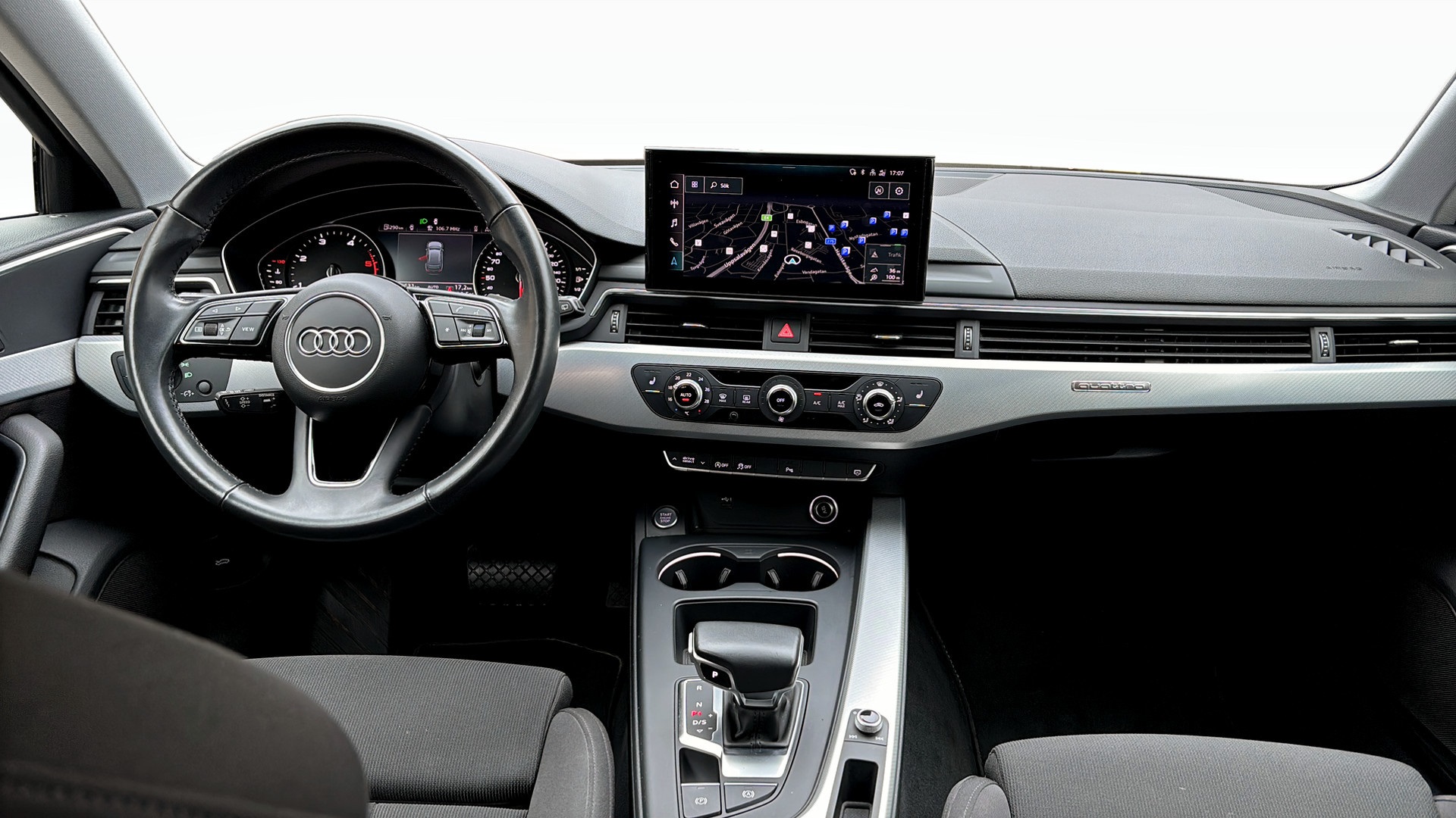 Audi A4 Avant YFR19A