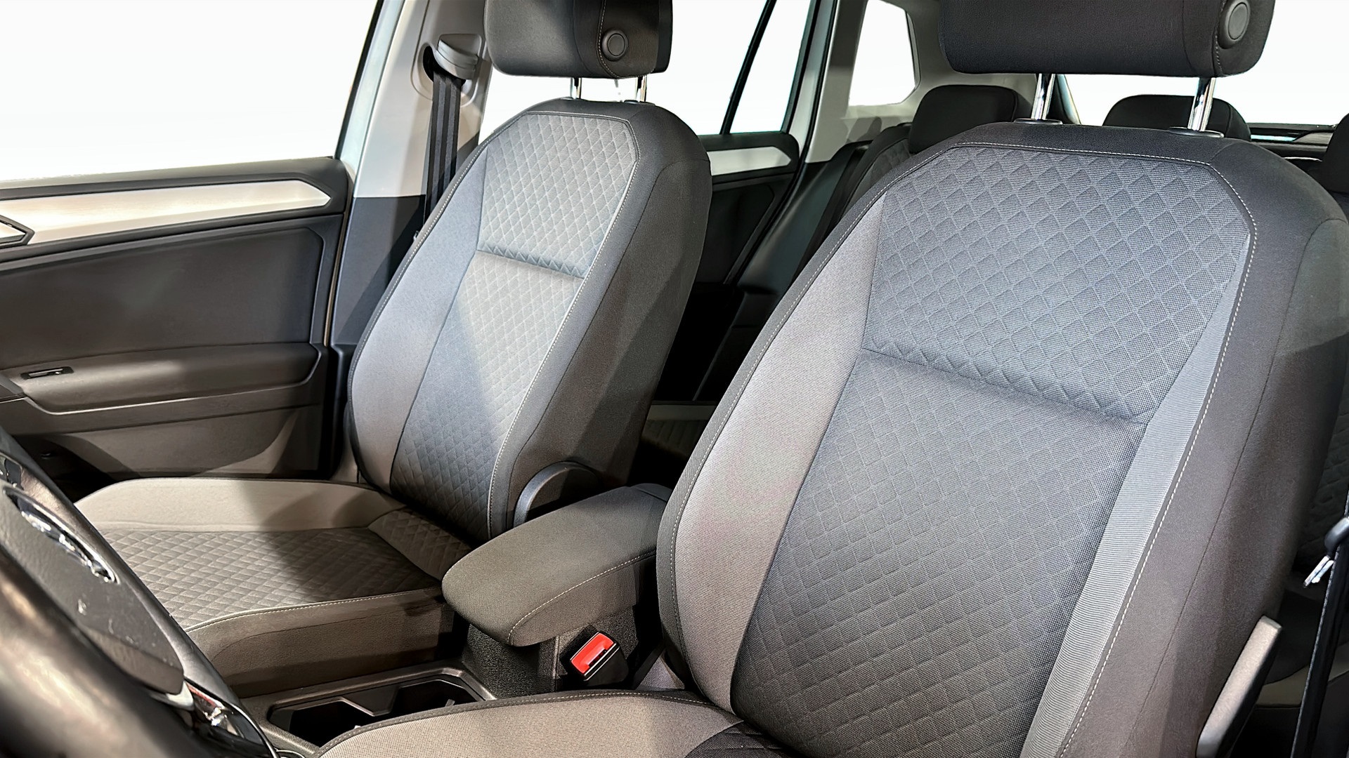 Volkswagen Tiguan YGF72A