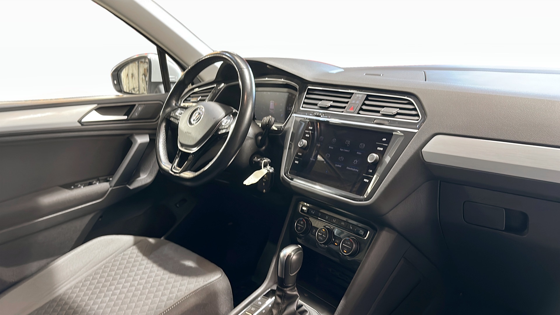 Volkswagen Tiguan YGF72A