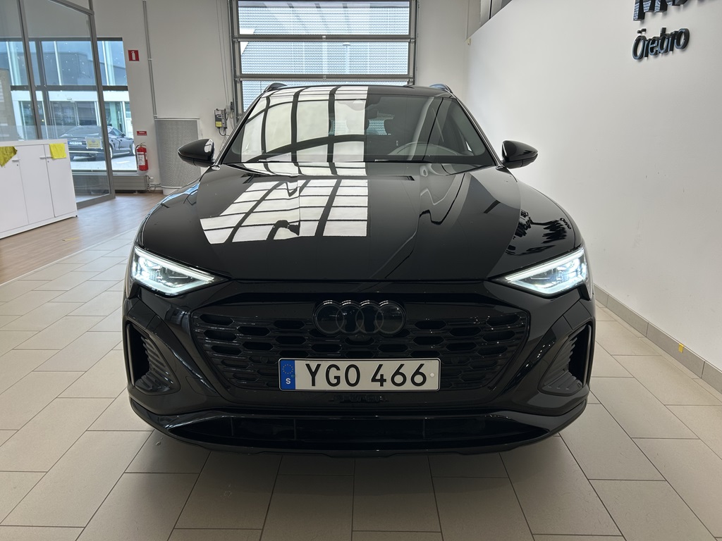 Audi Q8 e-tron YGO466
