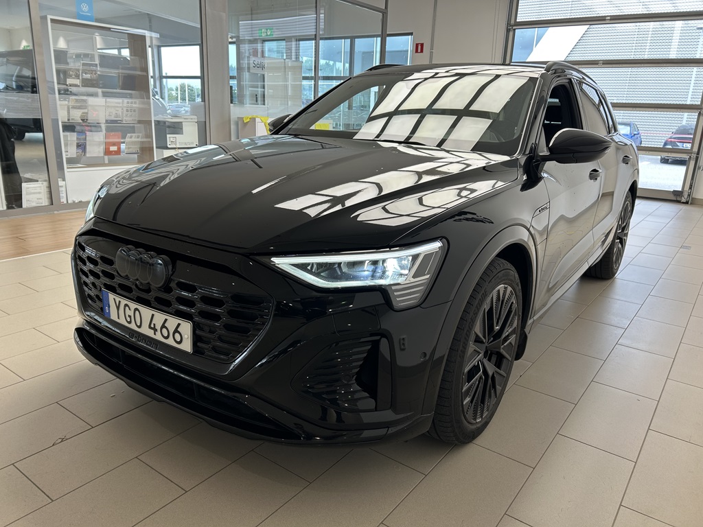 Audi Q8 e-tron YGO466