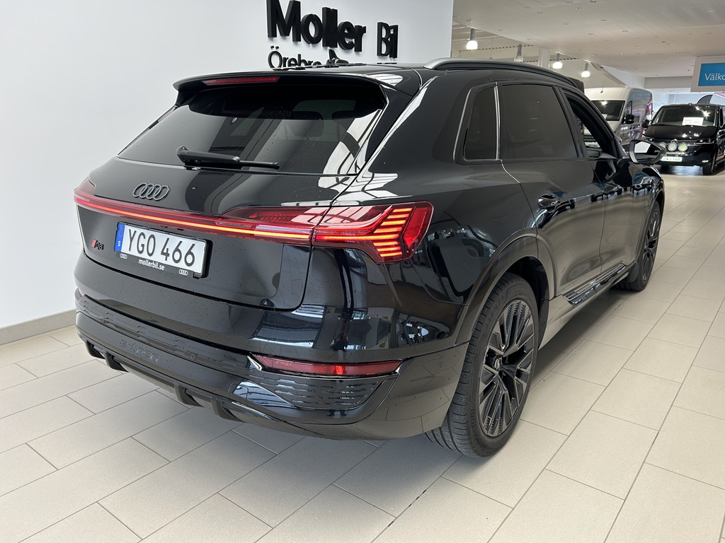 Audi Q8 e-tron YGO466