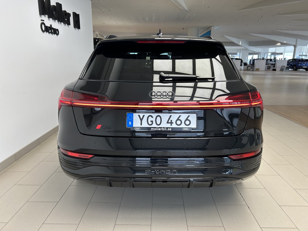 Audi Q8 e-tron YGO466