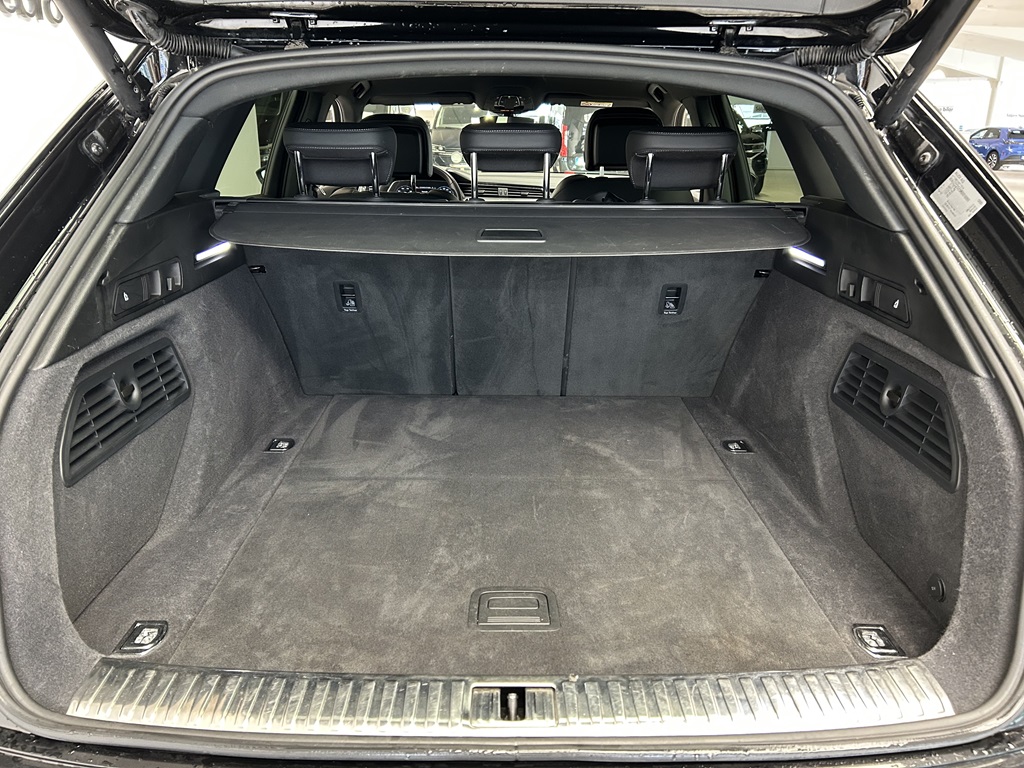 Audi Q8 e-tron YGO466
