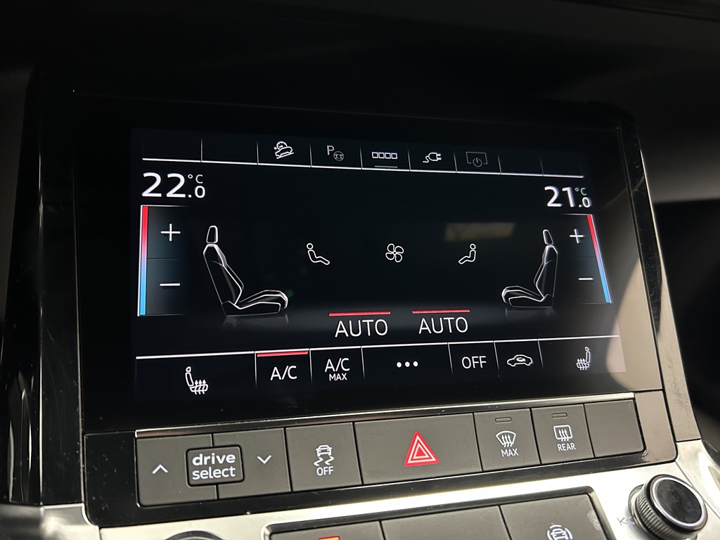 Audi Q8 e-tron YGO466