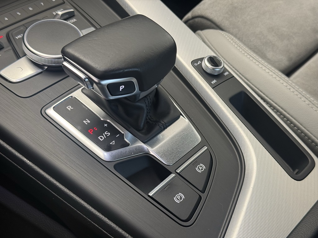 Audi A4 allroad quattro YGO670