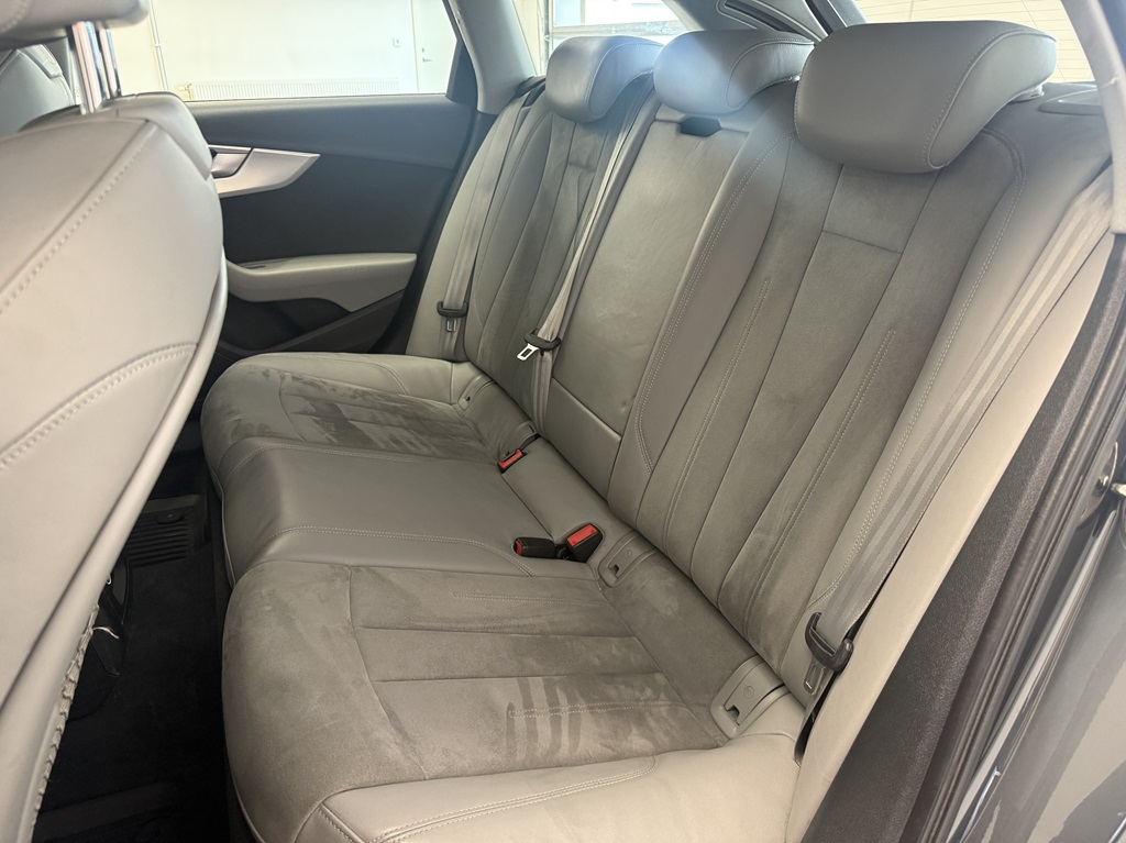 Audi A4 allroad quattro YGO670