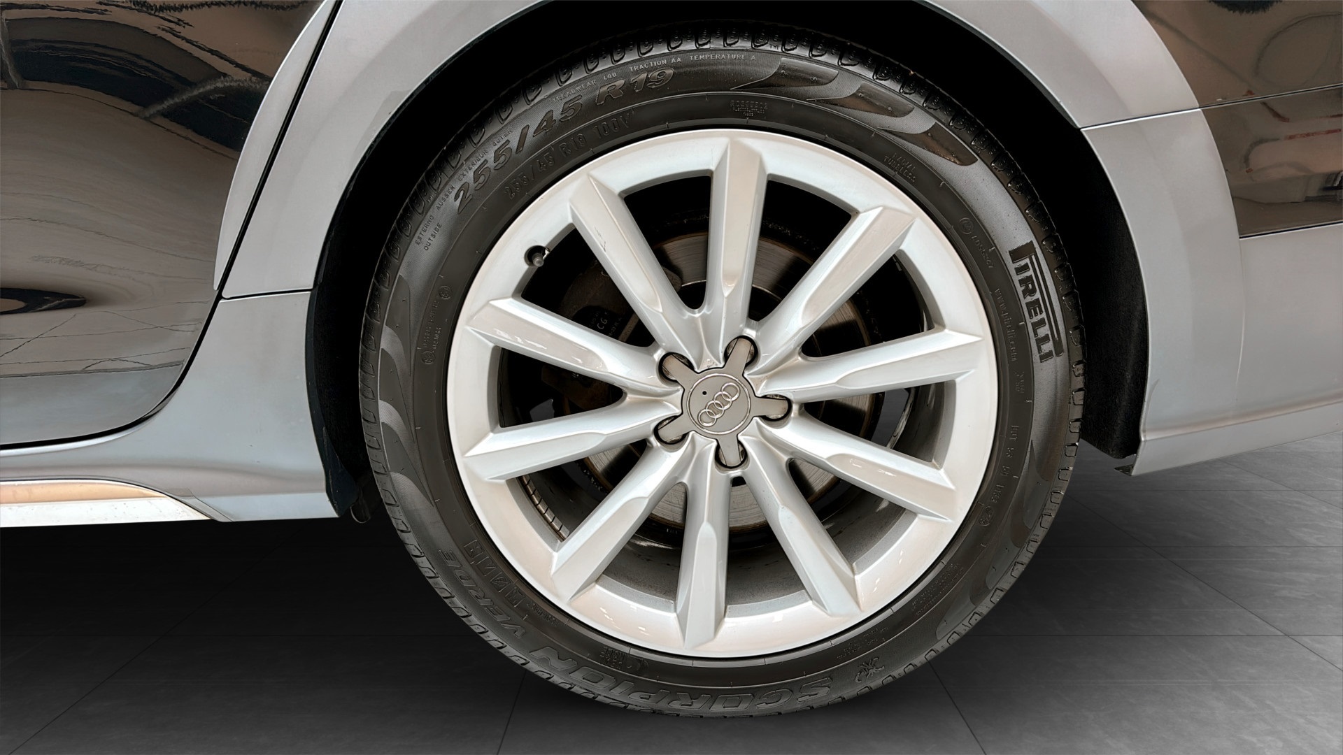 Audi A6 allroad quattro YGT268