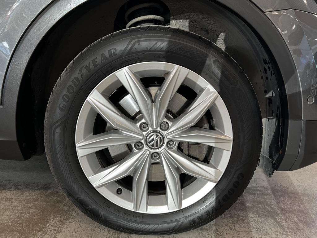 Volkswagen Tiguan YHE268