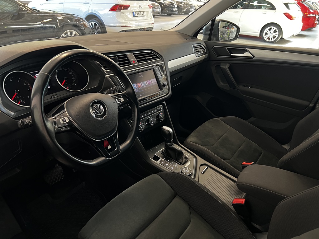 Volkswagen Tiguan YHE268