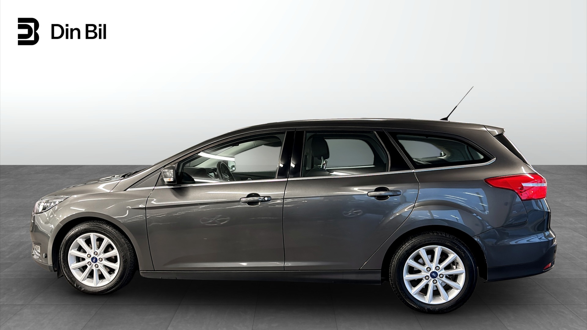 Ford Focus YHH422