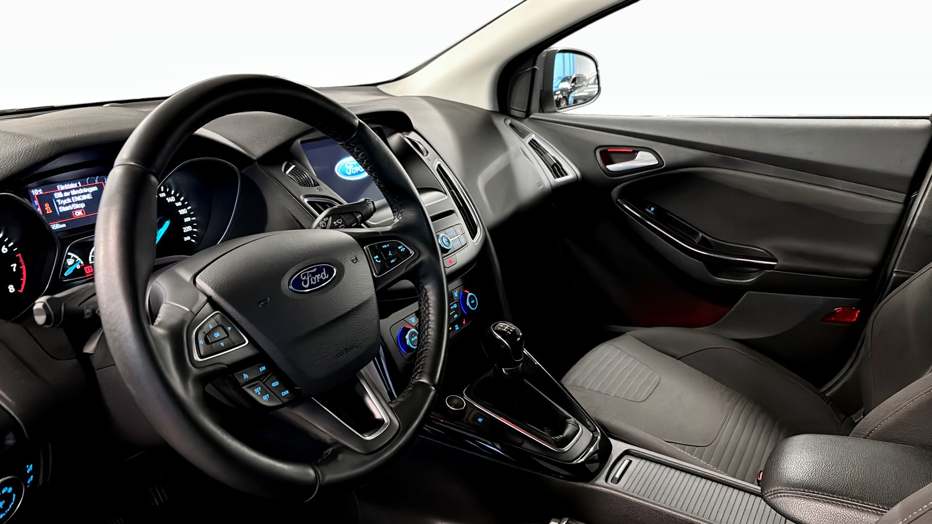 Ford Focus YHH422