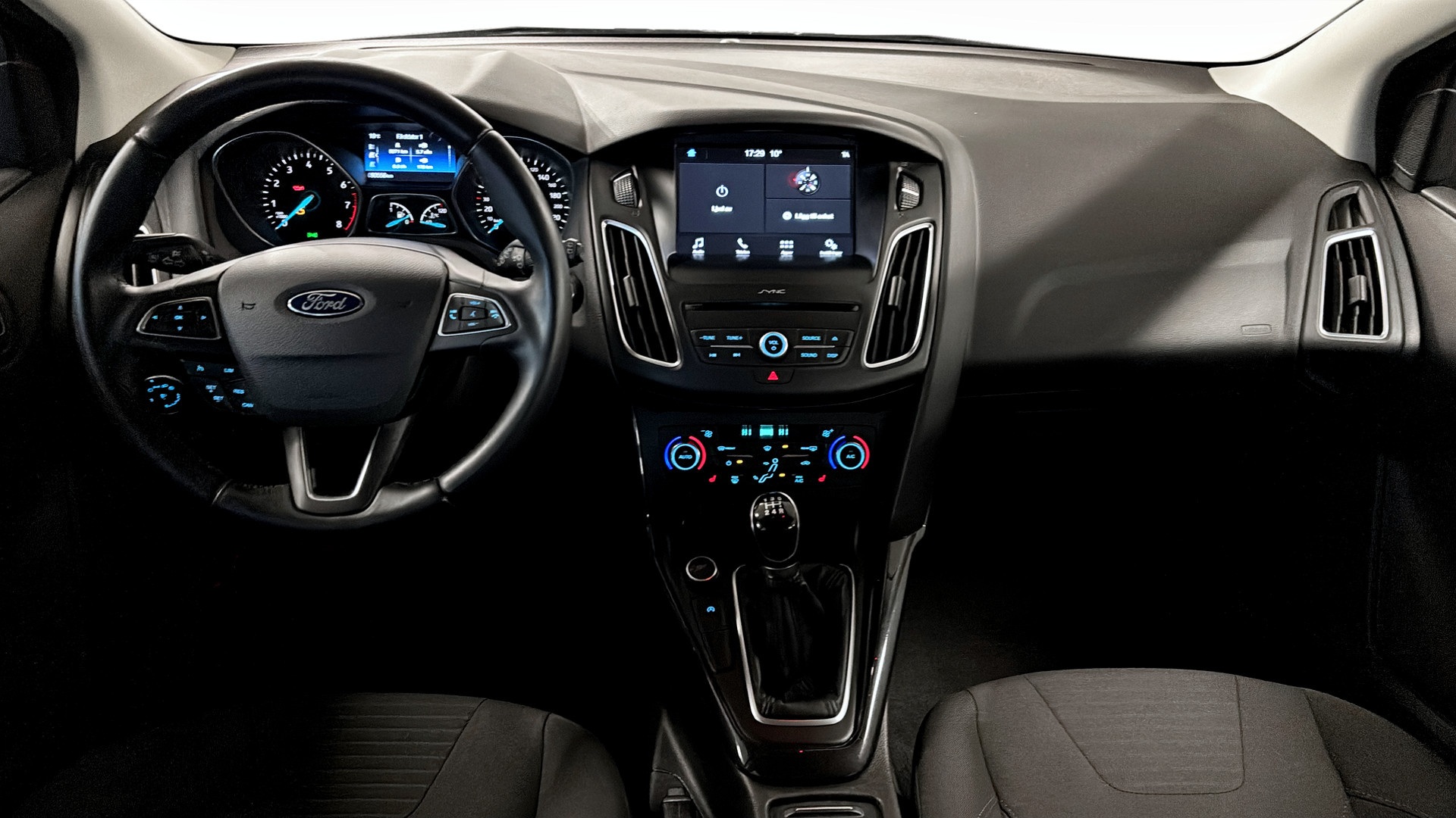 Ford Focus YHH422