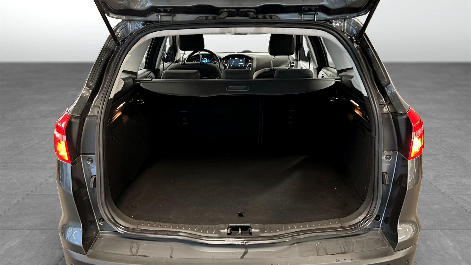 Ford Focus YHH422