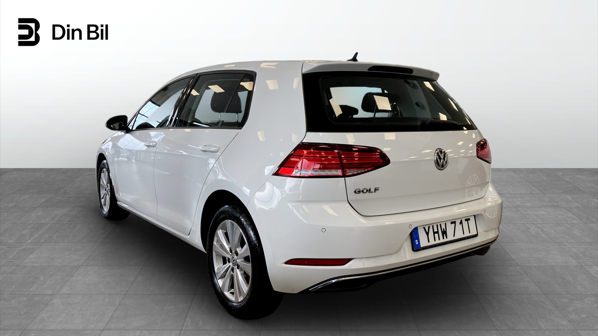 Volkswagen Golf YHW71T