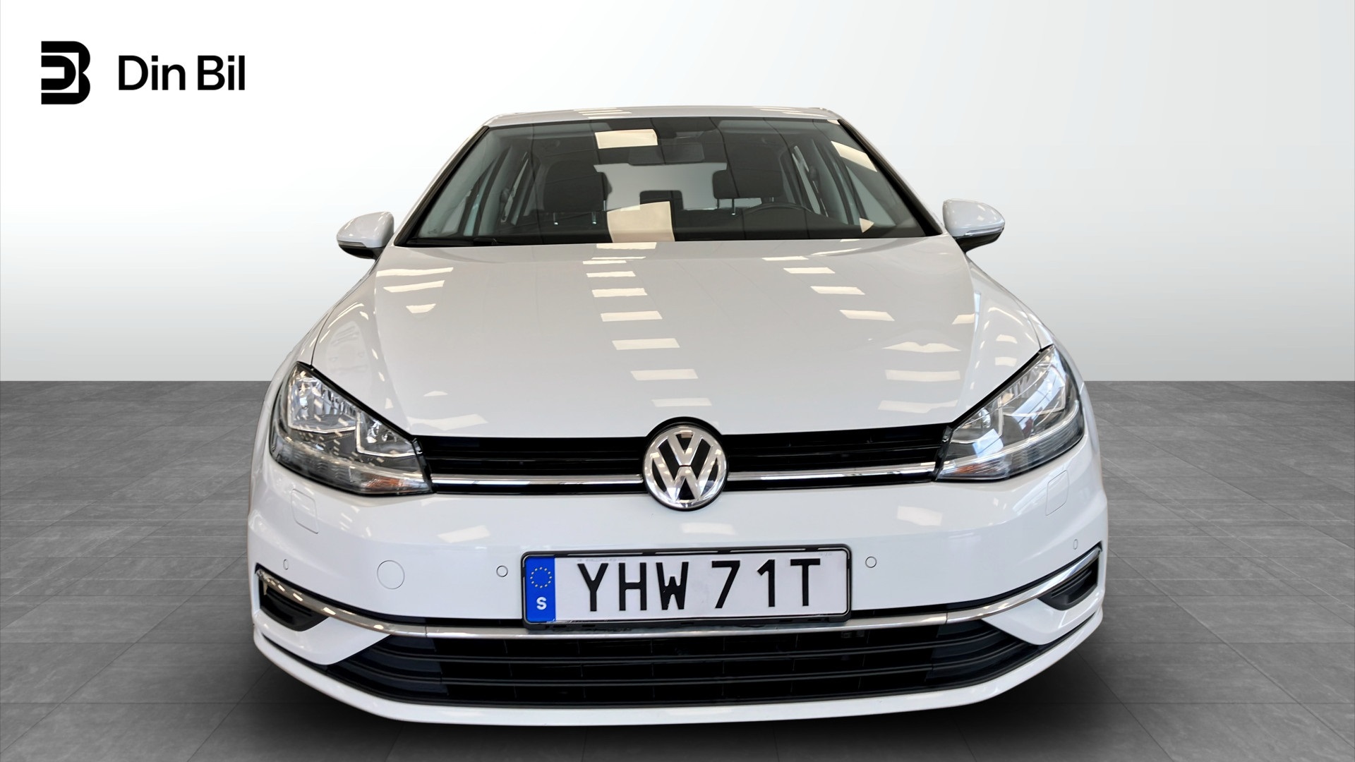 Volkswagen Golf YHW71T