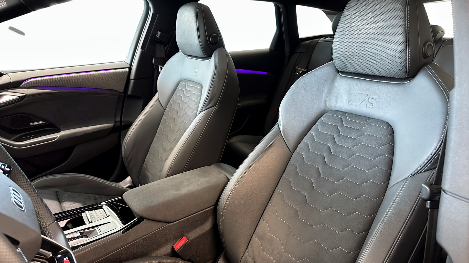 Audi A6 Avant e-tron YJB03U