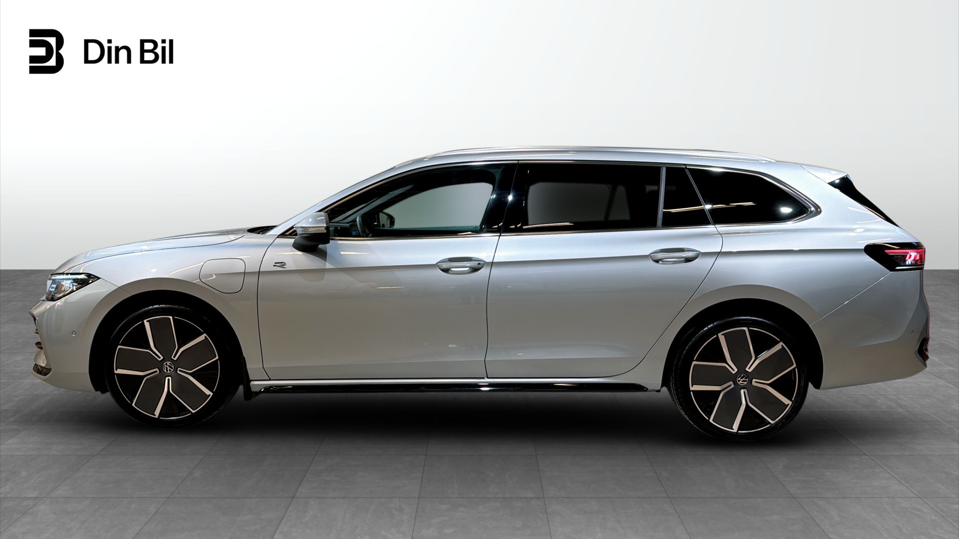 Volkswagen Passat YJB36J