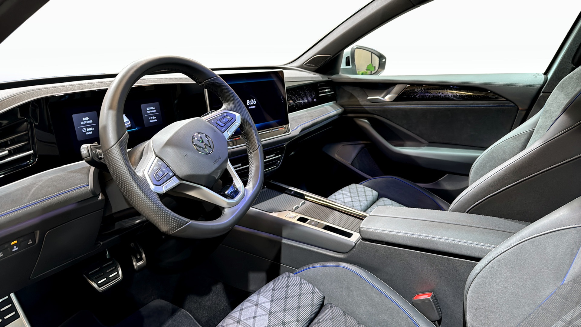 Volkswagen Passat YJB36J