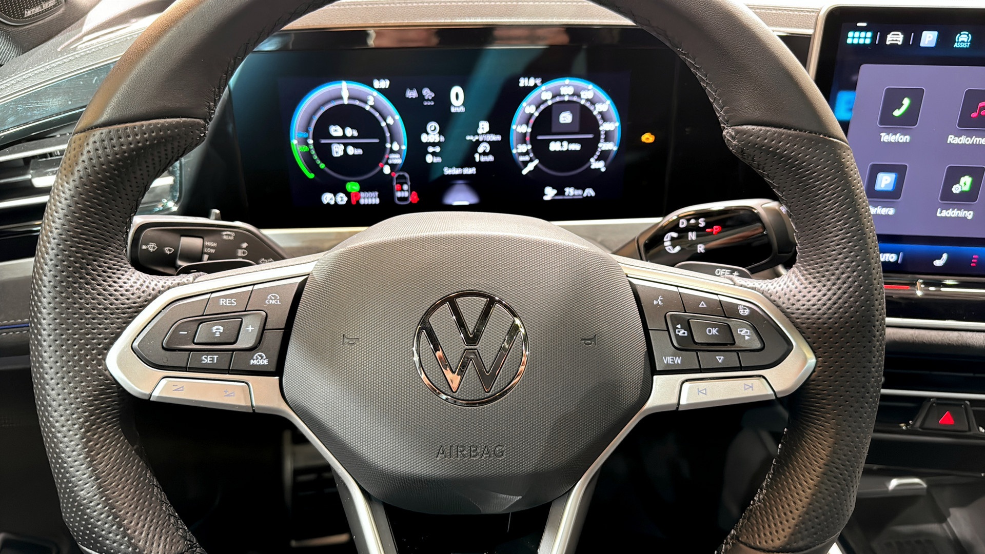 Volkswagen Passat YJB36J