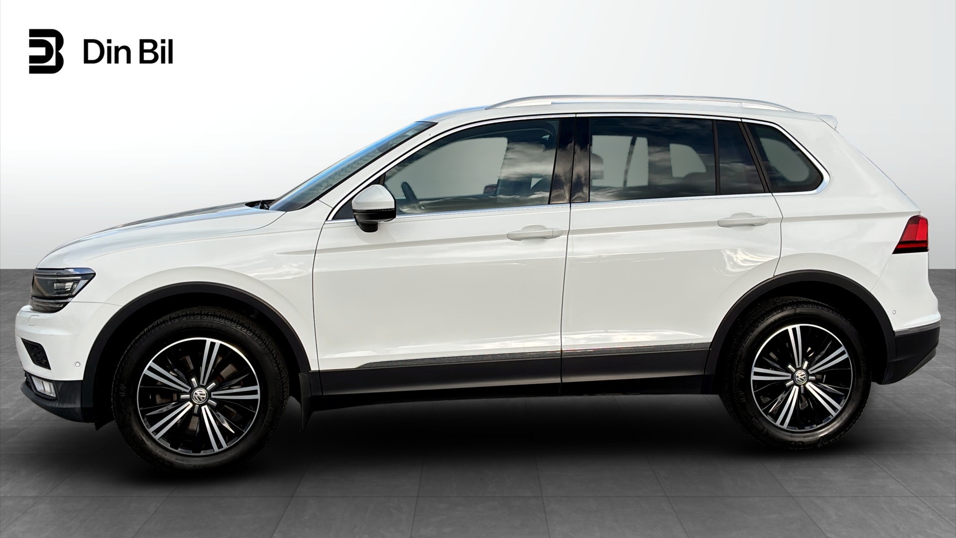 Volkswagen Tiguan YJR639
