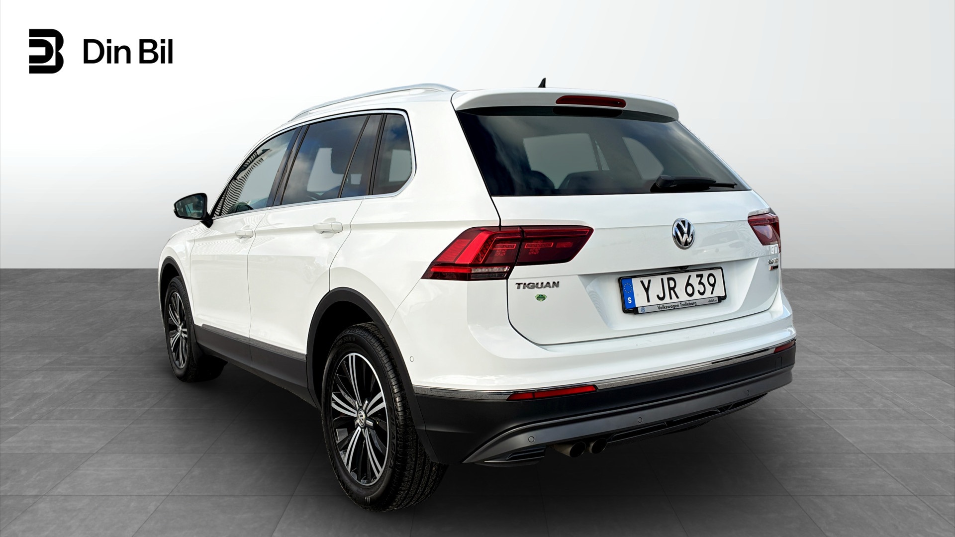 Volkswagen Tiguan YJR639