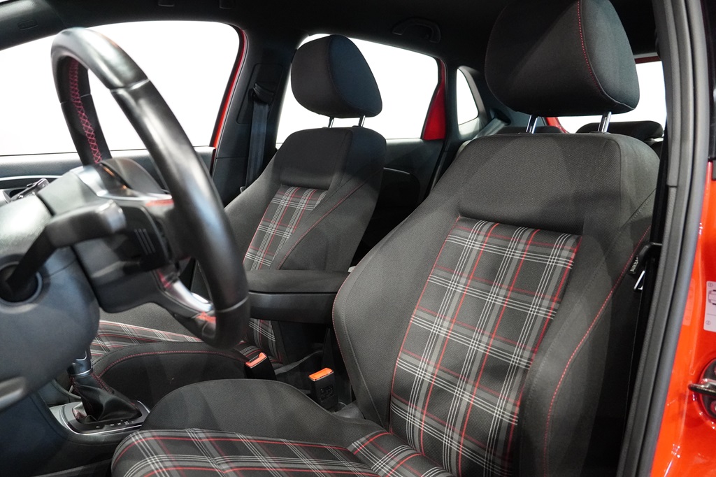 Volkswagen Polo YKB393
