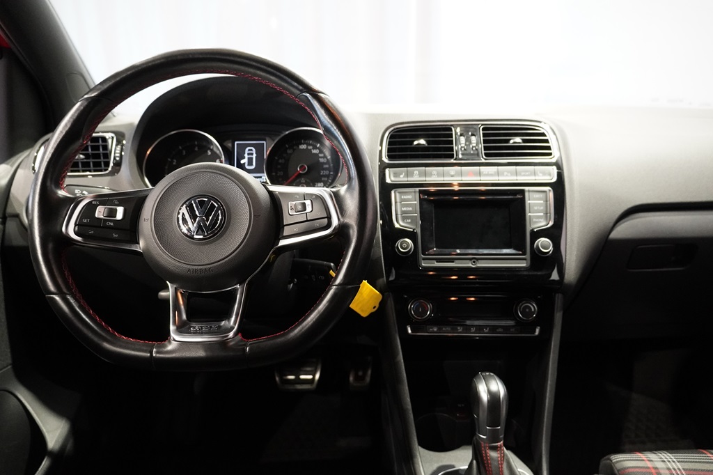 Volkswagen Polo YKB393