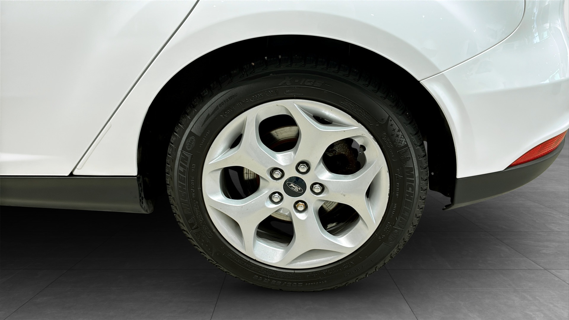 Ford Focus YKH249
