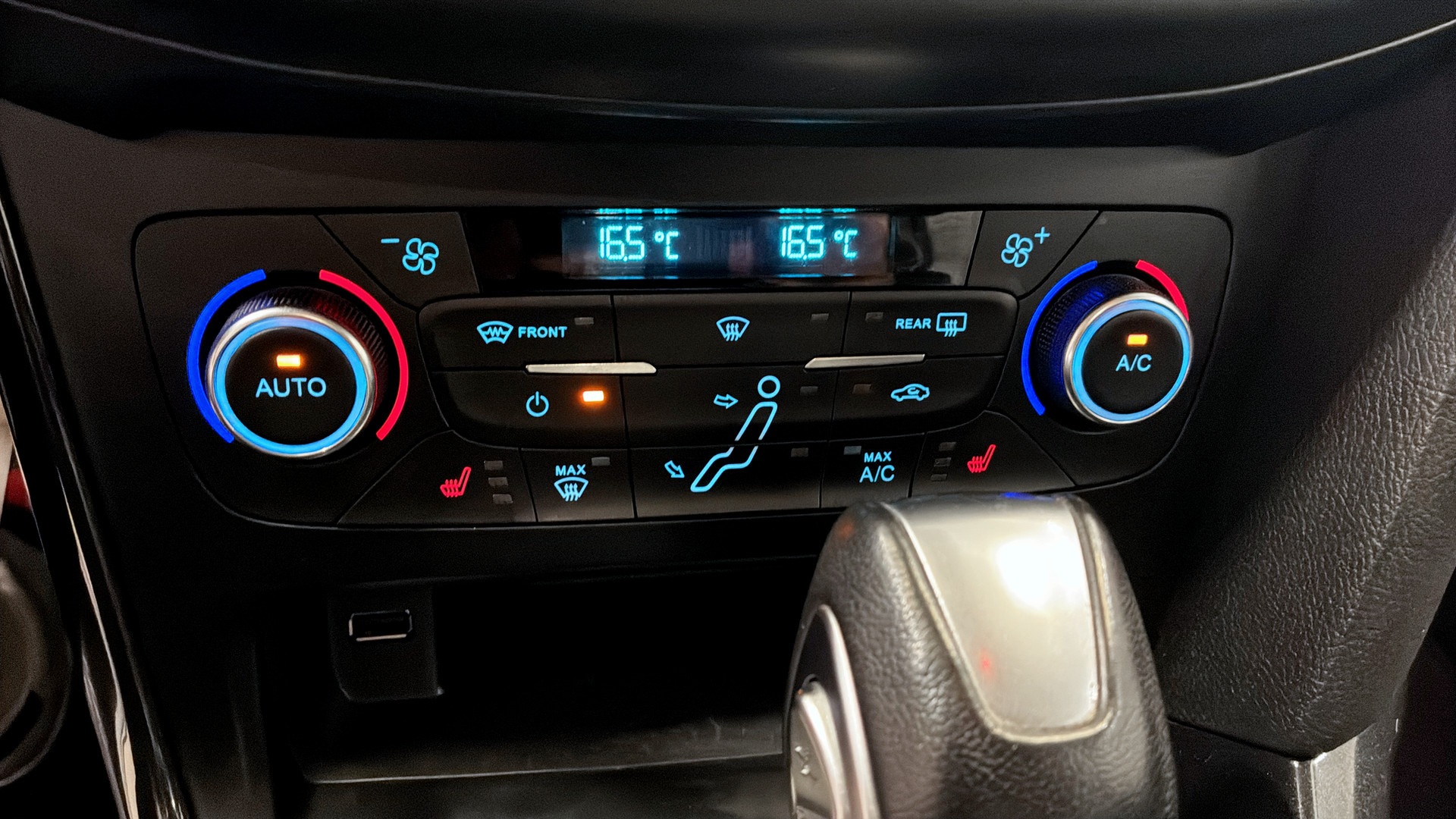 Ford Focus YKH249