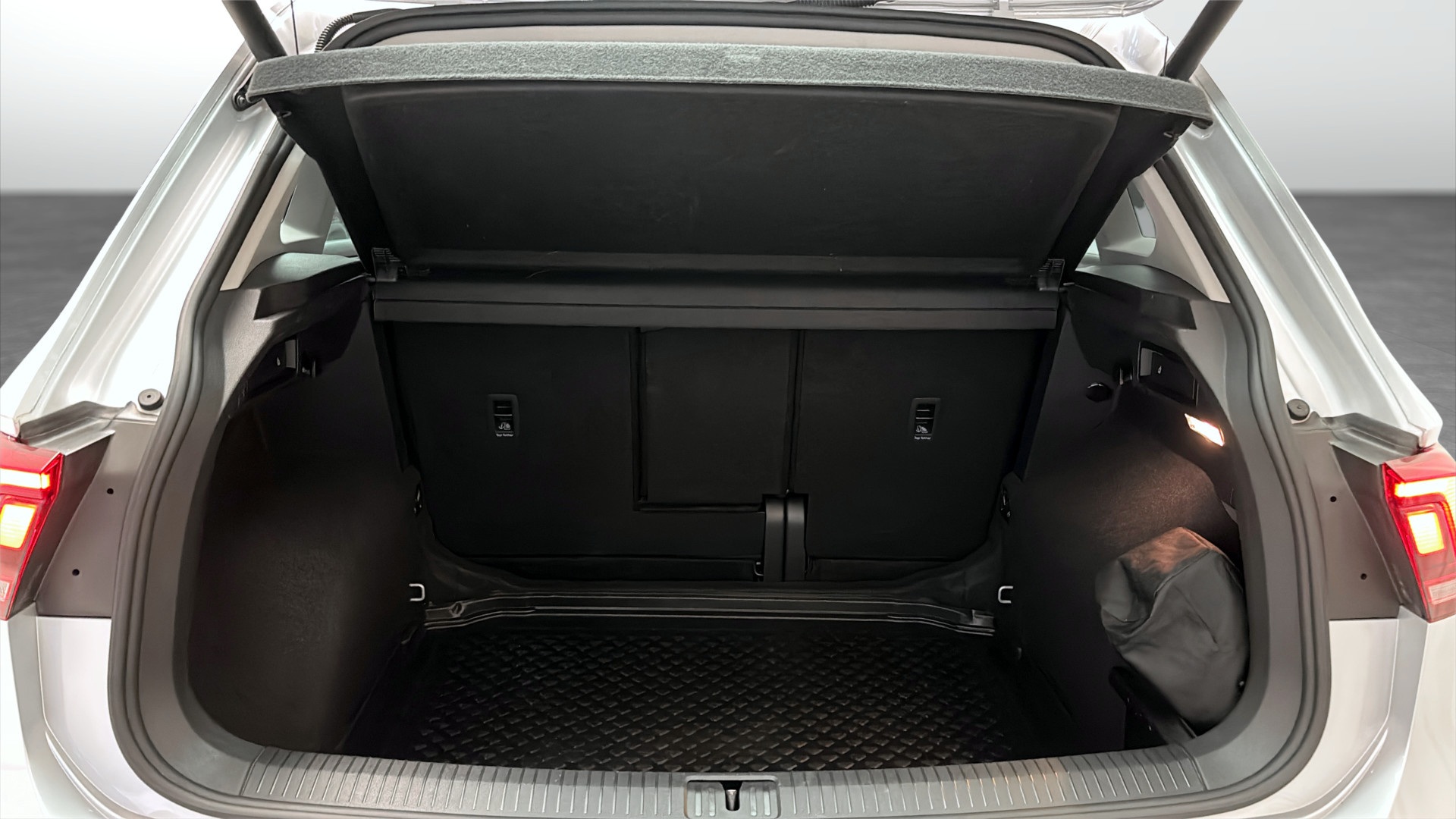 Volkswagen Tiguan YKL71F