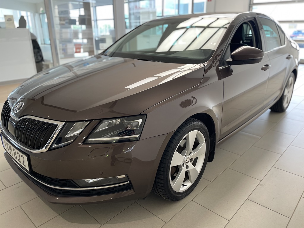 Skoda Octavia YKM822