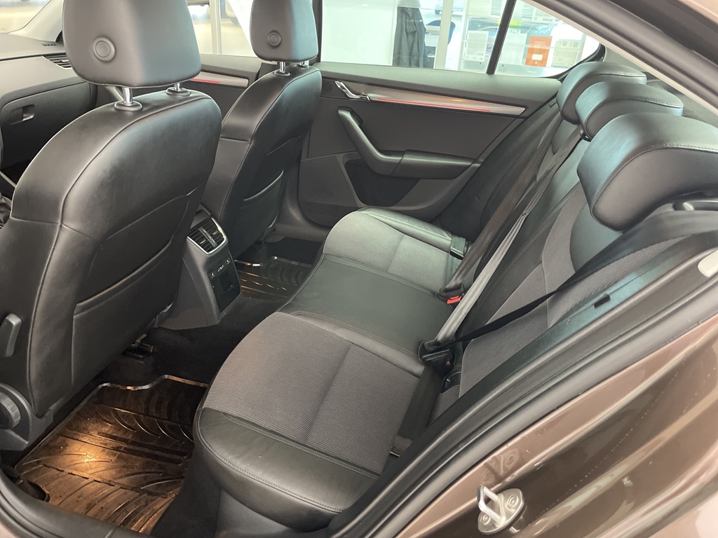 Skoda Octavia YKM822