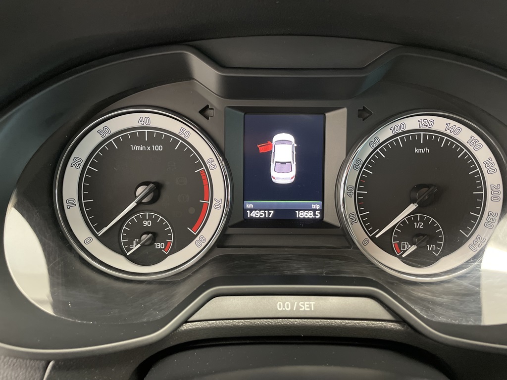 Skoda Octavia YKM822