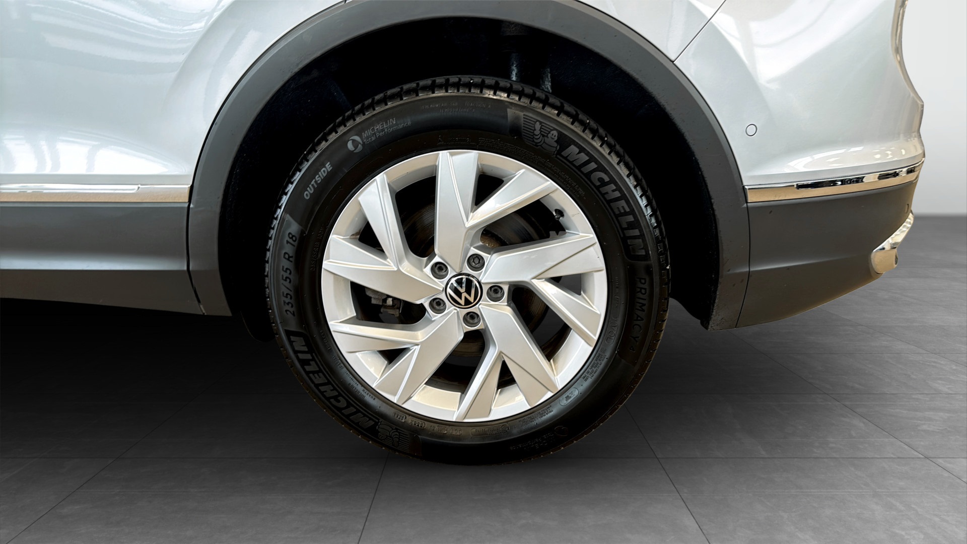 Volkswagen Tiguan YKN71J