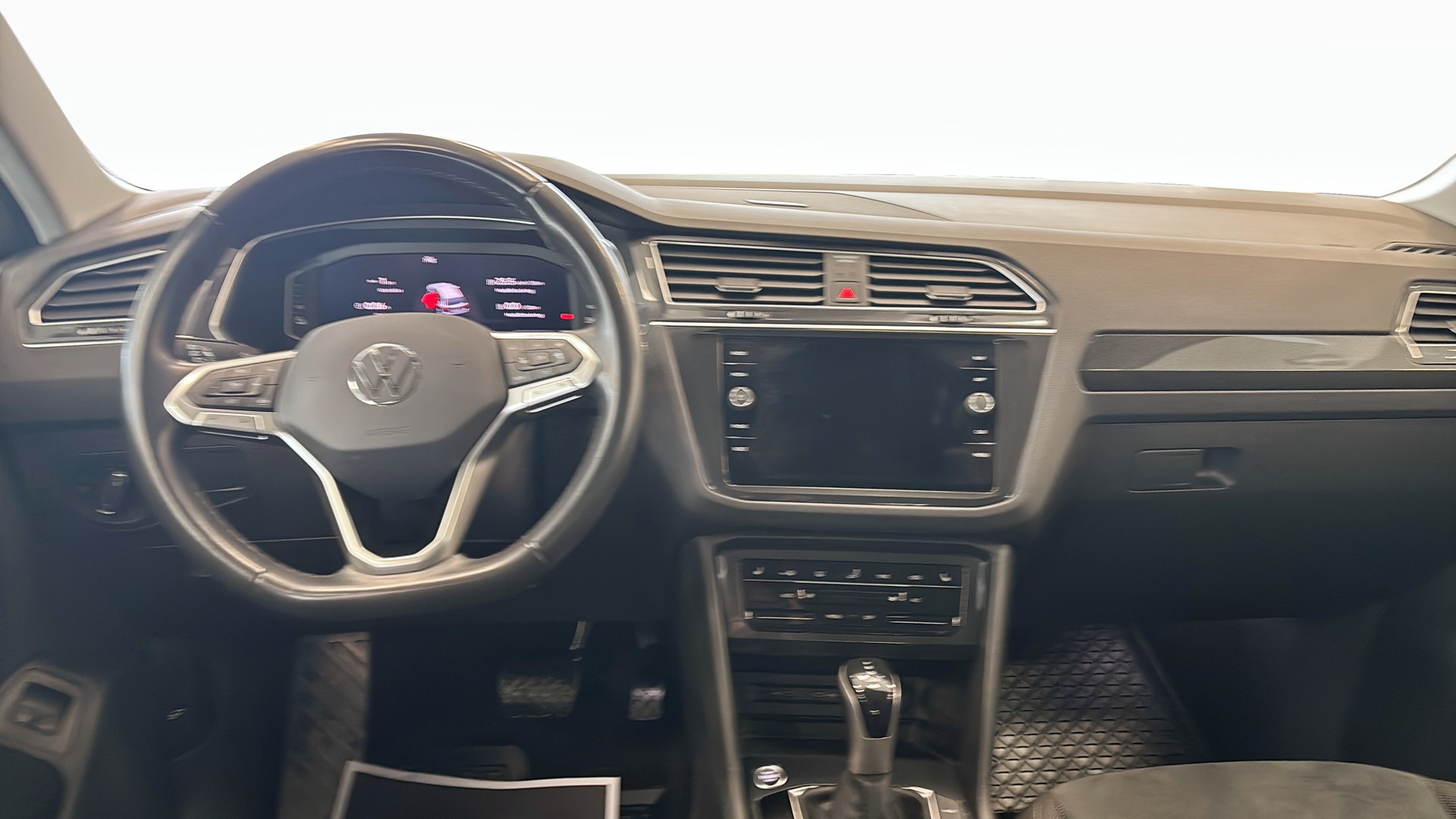 Volkswagen Tiguan YKN71J