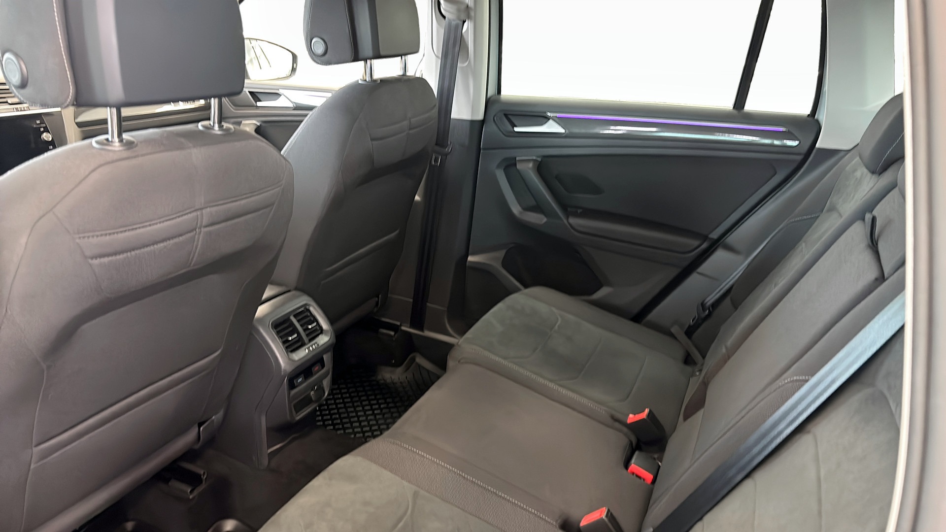 Volkswagen Tiguan YKN71J