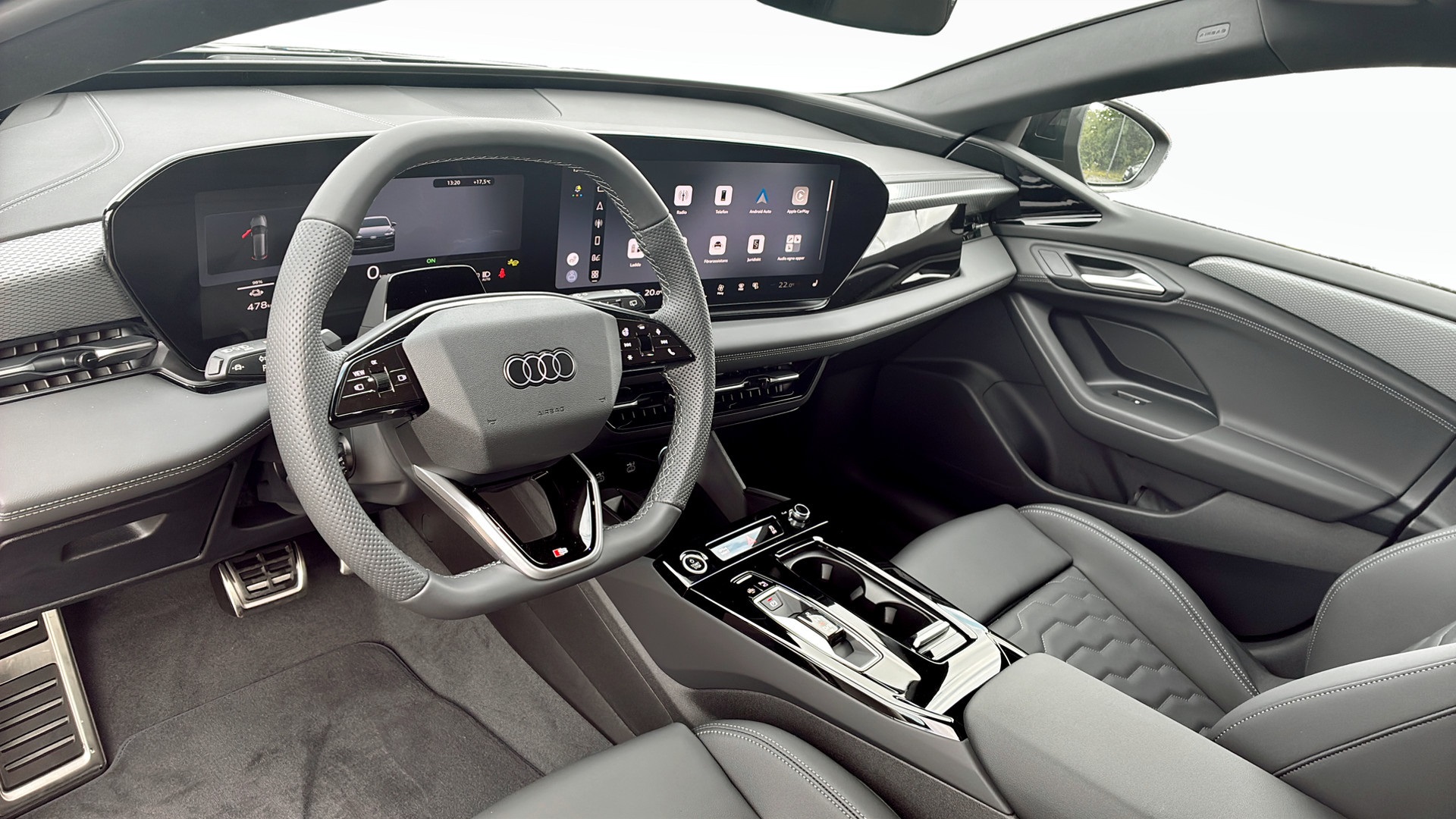 Audi A6 Avant e-tron YLL43U