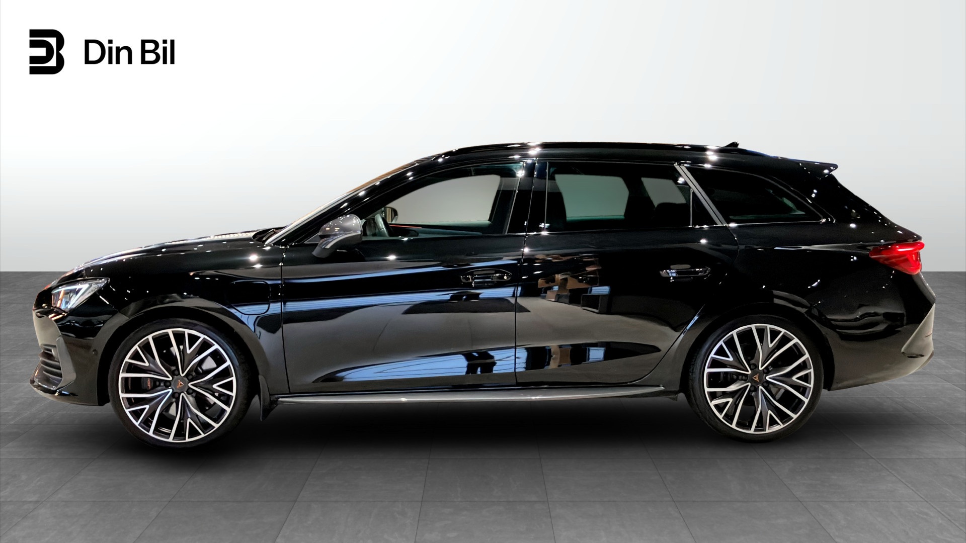 CUPRA Leon Sportstourer YLM05J