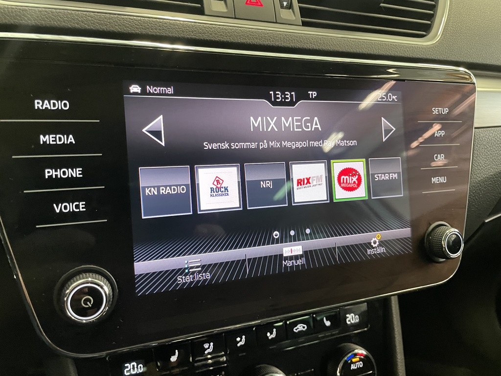 Skoda Superb YLN893