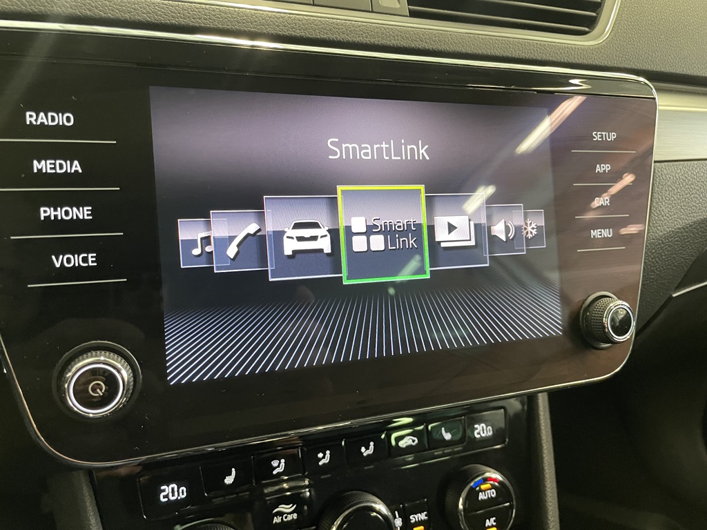 Skoda Superb YLN893