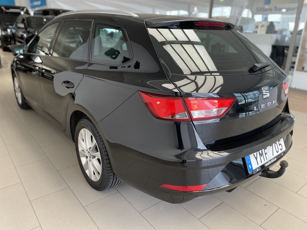 SEAT Leon SC YMF705