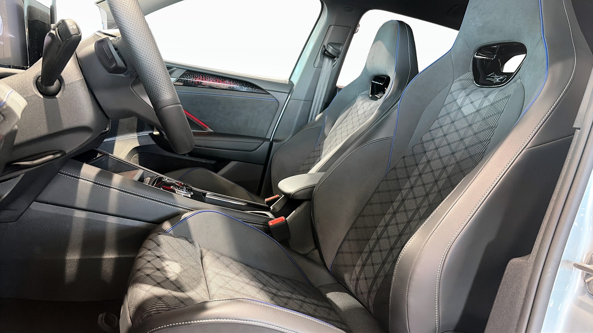 Volkswagen Tiguan YMH43Z