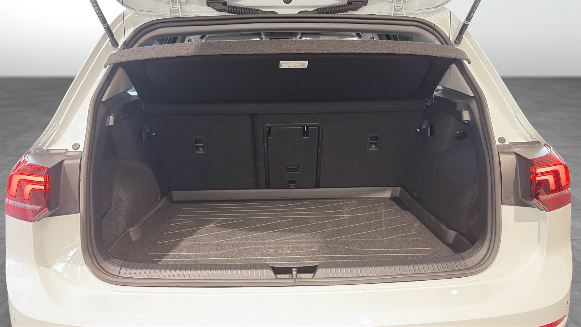 Volkswagen Golf YMJ70W
