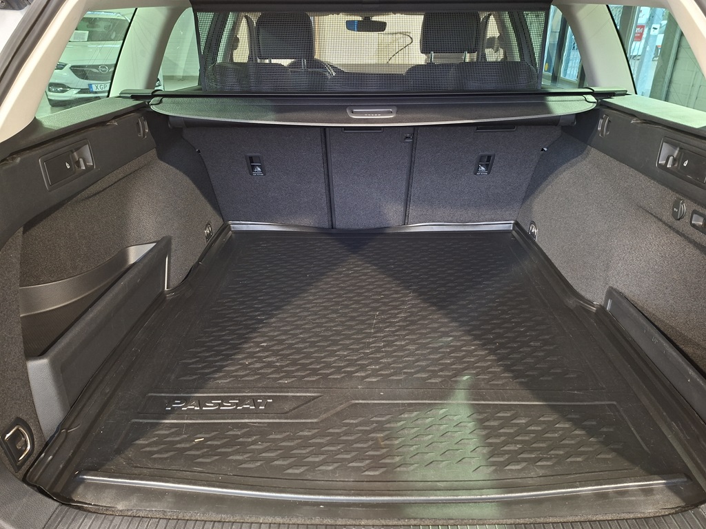 Volkswagen Passat YMN083