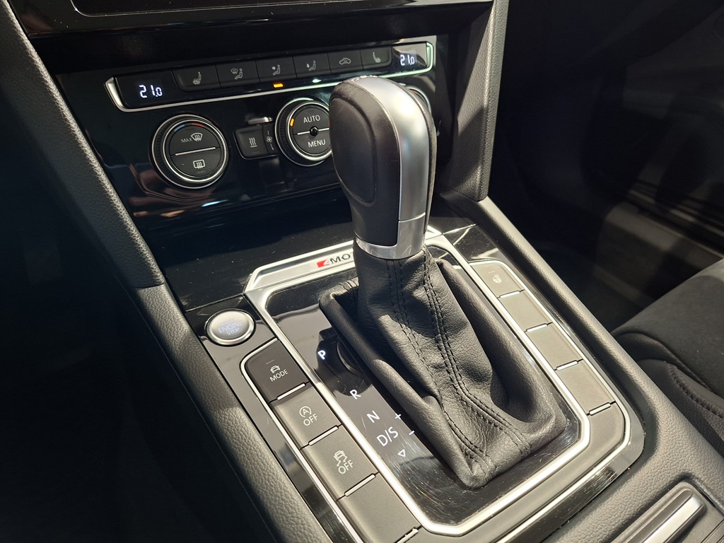 Volkswagen Passat YMN083