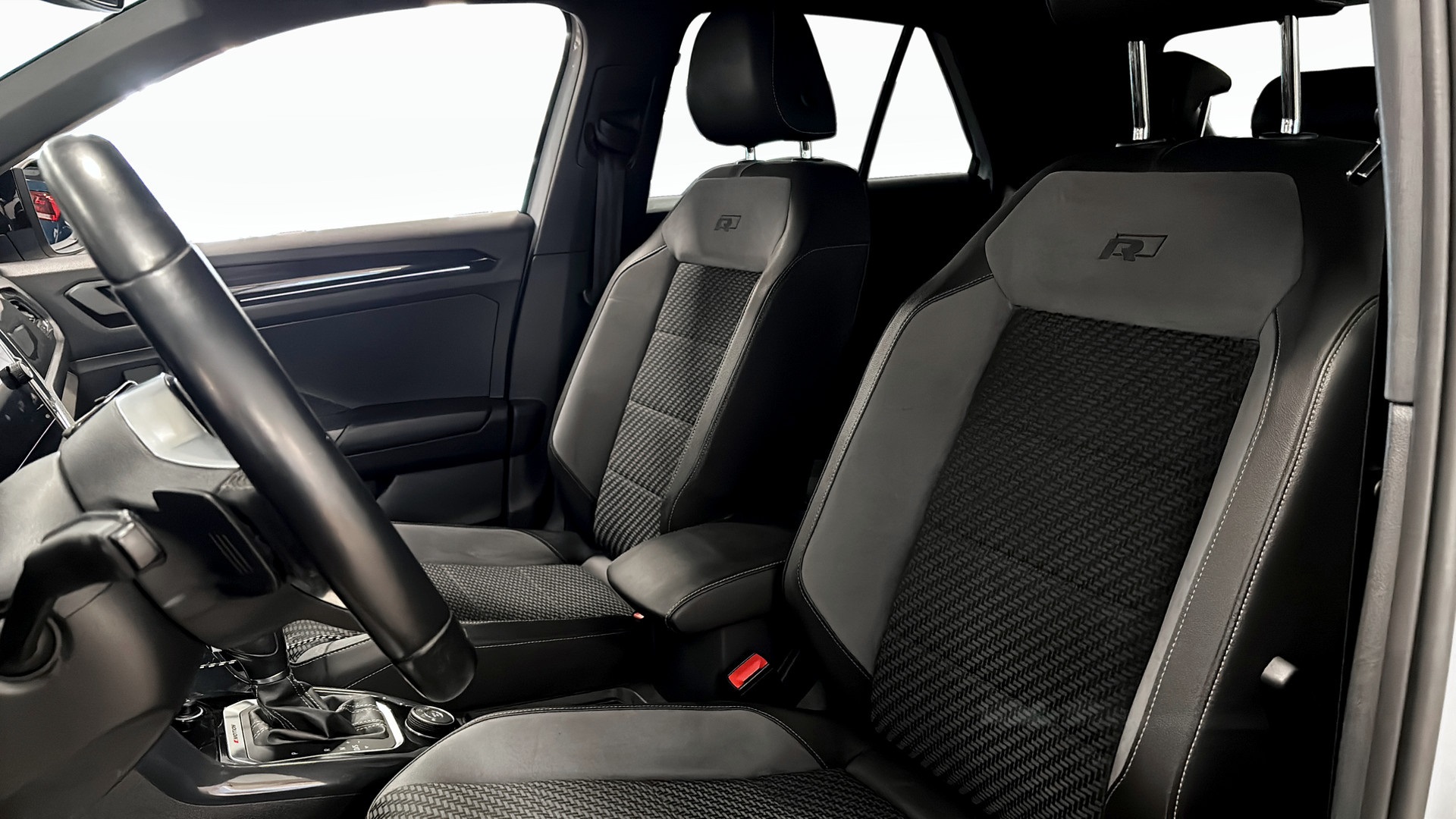 Volkswagen T-Roc YMO582