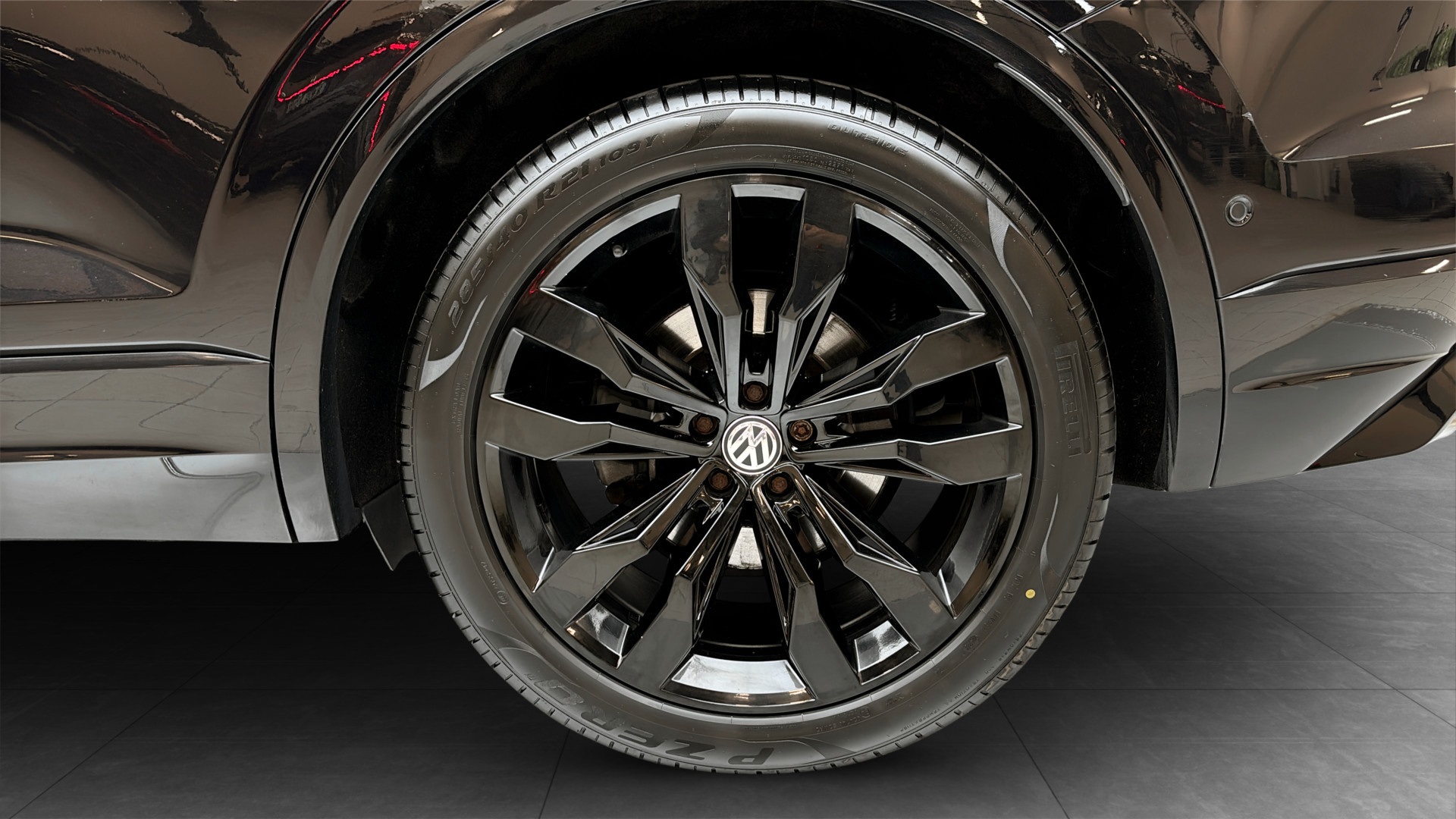 Volkswagen Touareg YMW679