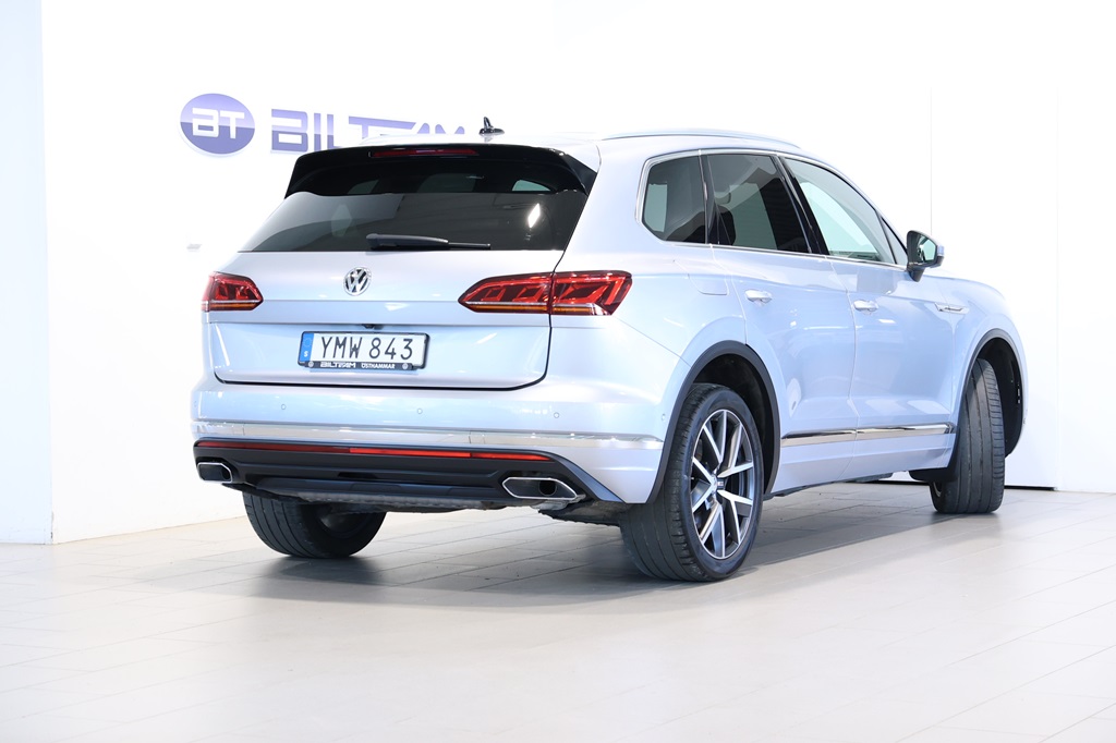Volkswagen Touareg YMW843